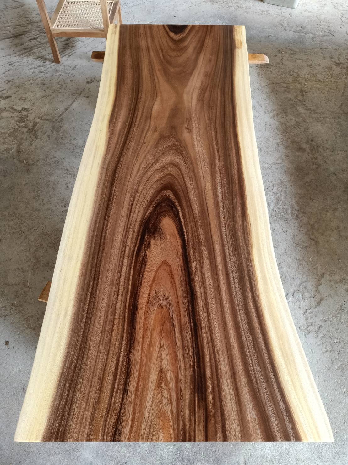 Tips for Choosing and Using theMonkeypod Wood Slab