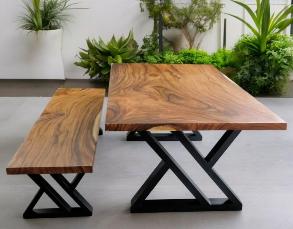 โต๊ะไม้ ม้านั่งยาวไม้